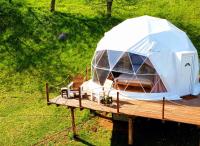 Nomad Glamping外面的花园