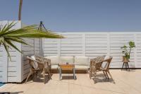 Little Prince Hostel-5 Min Walk To The Beach的休息区