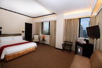 Bayview Park Hotel Manila客房内的一张或多张床位