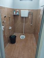 DAHLIA HOMESTAY Batu Pahat的一间浴室