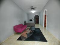 DAHLIA HOMESTAY Batu Pahat的休息区