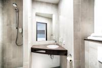B&B Hotel Stuttgart-Neckarhafen的一间浴室