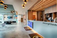 B&B Hotel Stuttgart-Neckarhafen大厅或接待区