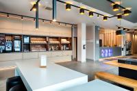 B&B Hotel Stuttgart-Neckarhafen酒廊或酒吧区
