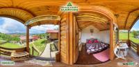 Bosnian Pyramid Glamping外面的花园