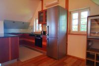 Chalet-Südsteiermark - traumhafte Aussicht, Infinity Pool, Privatsphäre, Klima und de-luxe Ausstattung的厨房或小厨房