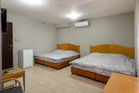 Little Prince Hostel-5 Min Walk To The Beach客房内的一张或多张床位