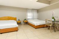 Little Prince Hostel-5 Min Walk To The Beach客房内的一张或多张床位