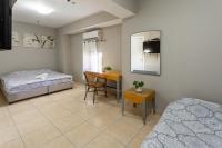 Little Prince Hostel-5 Min Walk To The Beach客房内的一张或多张床位