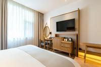 Yoba Boutique Hotel的电视和&#47;或娱乐中心