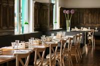 ARCOTEL Wimberger Wien餐厅或其他用餐的地方