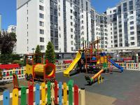 Apartament lux的儿童游玩区