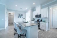 ~Spacious home near beach w/ game room and community pool~的厨房或小厨房
