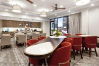 Homewood Suites by Hilton Providence Downtown的休息区