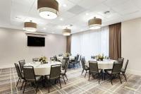 Homewood Suites by Hilton Providence Downtown的电视和&#47;或娱乐中心