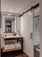 Canopy By Hilton Baltimore Harbor Point - Newly Built的一间浴室