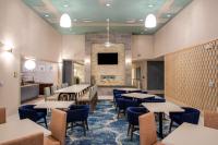 Homewood Suites By Hilton Myrtle Beach Coastal Grand Mall的电视和&#47;或娱乐中心