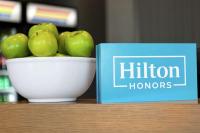 Home2 Suites By Hilton Minneapolis University Area的证书、奖牌、标识或其他文件