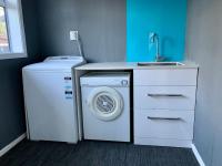 M&amp;K Home with central air condition, 4 bedrooms, by Chartwell Shopping Centre平面图