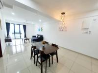 LOVELY 2ROOM SUITE6PAX@SKY CONDO JURU SENTRAL的休息区