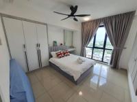 LOVELY 2ROOM SUITE6PAX@SKY CONDO JURU SENTRAL客房内的一张或多张床位