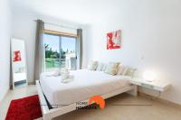 #154 V2 Vila Branca 54 by Home Holidays客房内的一张或多张床位