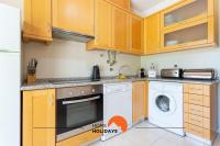 #154 V2 Vila Branca 54 by Home Holidays的厨房或小厨房
