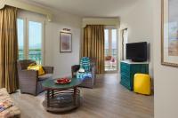 Herods Boutique Eilat a Premium collection by Fattal Hotels的电视和&#47;或娱乐中心