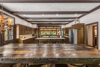 Bourbon Hollow Lodge with Hot Tub and Pool plus Game Room only 5 min to downtown平面图