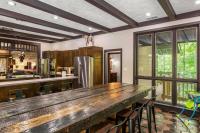 Bourbon Hollow Lodge with Hot Tub and Pool plus Game Room only 5 min to downtown平面图