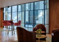 The Westminster London, Curio Collection by Hilton的休息区