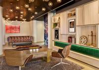 The Westminster London, Curio Collection by Hilton的休息区