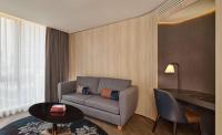 The Westminster London, Curio Collection by Hilton的休息区