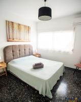 Explore Greece from Apartment with Private Garden客房内的一张或多张床位