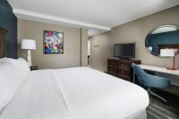 Hampton Inn Washington DC White House客房内的一张或多张床位