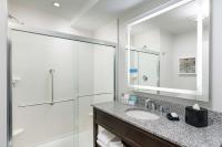 Hampton Inn Washington DC White House的一间浴室