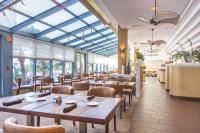 Hilton Melbourne, FL餐厅或其他用餐的地方