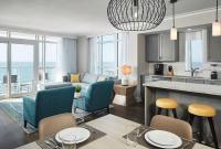 Hilton Grand Vacations Club Ocean Enclave Myrtle Beach的厨房或小厨房
