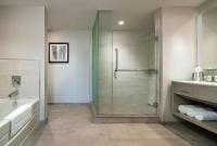 Hilton Grand Vacations Club Ocean Enclave Myrtle Beach的一间浴室