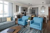 Hilton Grand Vacations Club Ocean Enclave Myrtle Beach的厨房或小厨房