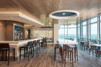 Hilton Grand Vacations Club Ocean Enclave Myrtle Beach餐厅或其他用餐的地方