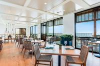 The Lodge at Gulf State Park, A Hilton Hotel餐厅或其他用餐的地方