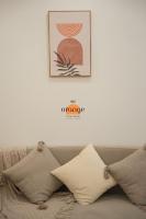 iRest Orange Tay Ho Lakeside Apartment的休息区