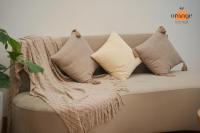 iRest Orange Tay Ho Lakeside Apartment的休息区
