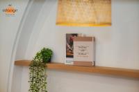 iRest Orange Tay Ho Lakeside Apartment的证书、奖牌、标识或其他文件