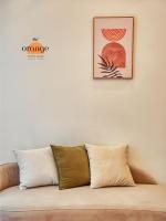 iRest Orange Tay Ho Lakeside Apartment的休息区
