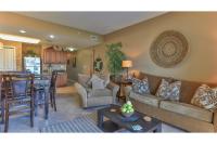 Beach Resort 507 - Great Views Beautiful Decor Zero Entry Pool的休息区