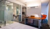 DoubleTree by Hilton Frankfurt Niederrad的一间浴室