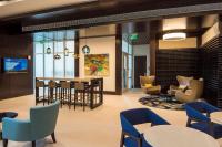 Hilton Grand Vacations Club Ocean 22 Myrtle Beach的休息区