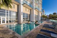 Hilton Grand Vacations Club Ocean 22 Myrtle Beach内部或周边的泳池